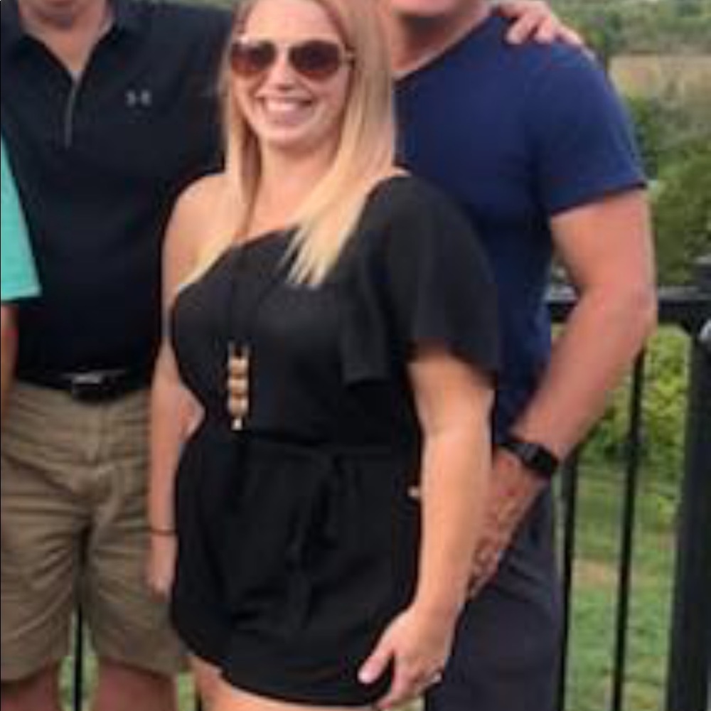Black one shoulder jumper!